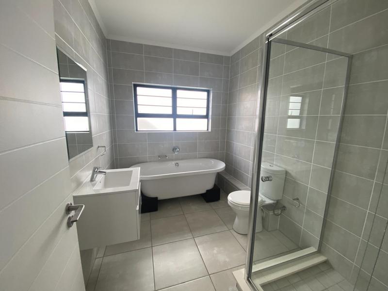 To Let 3 Bedroom Property for Rent in Richwood Western Cape